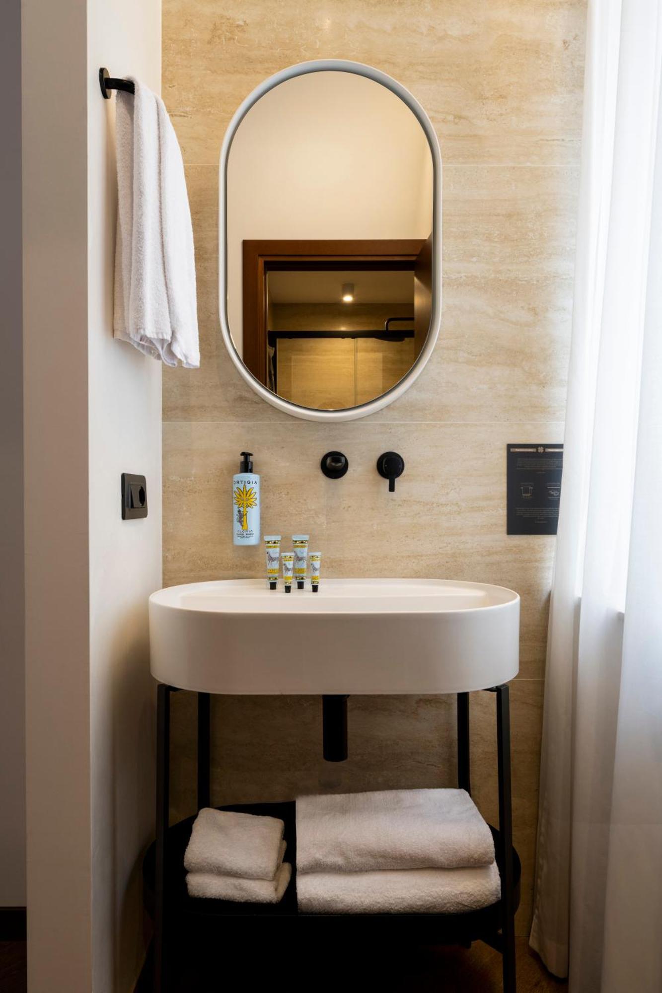 Boutique Hotel Piedra Rome City Centre Buitenkant foto